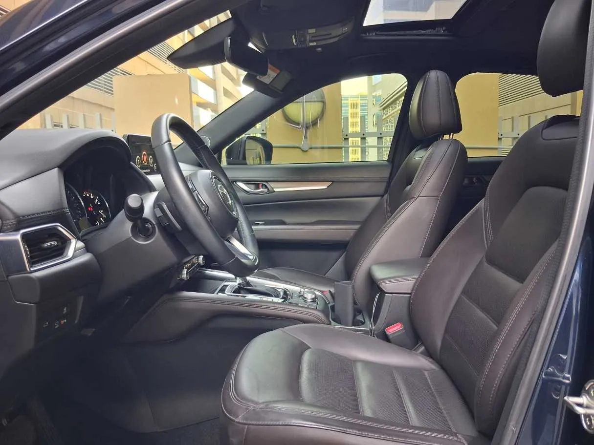 Car image 12