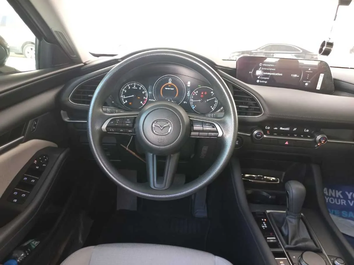 Car image 13