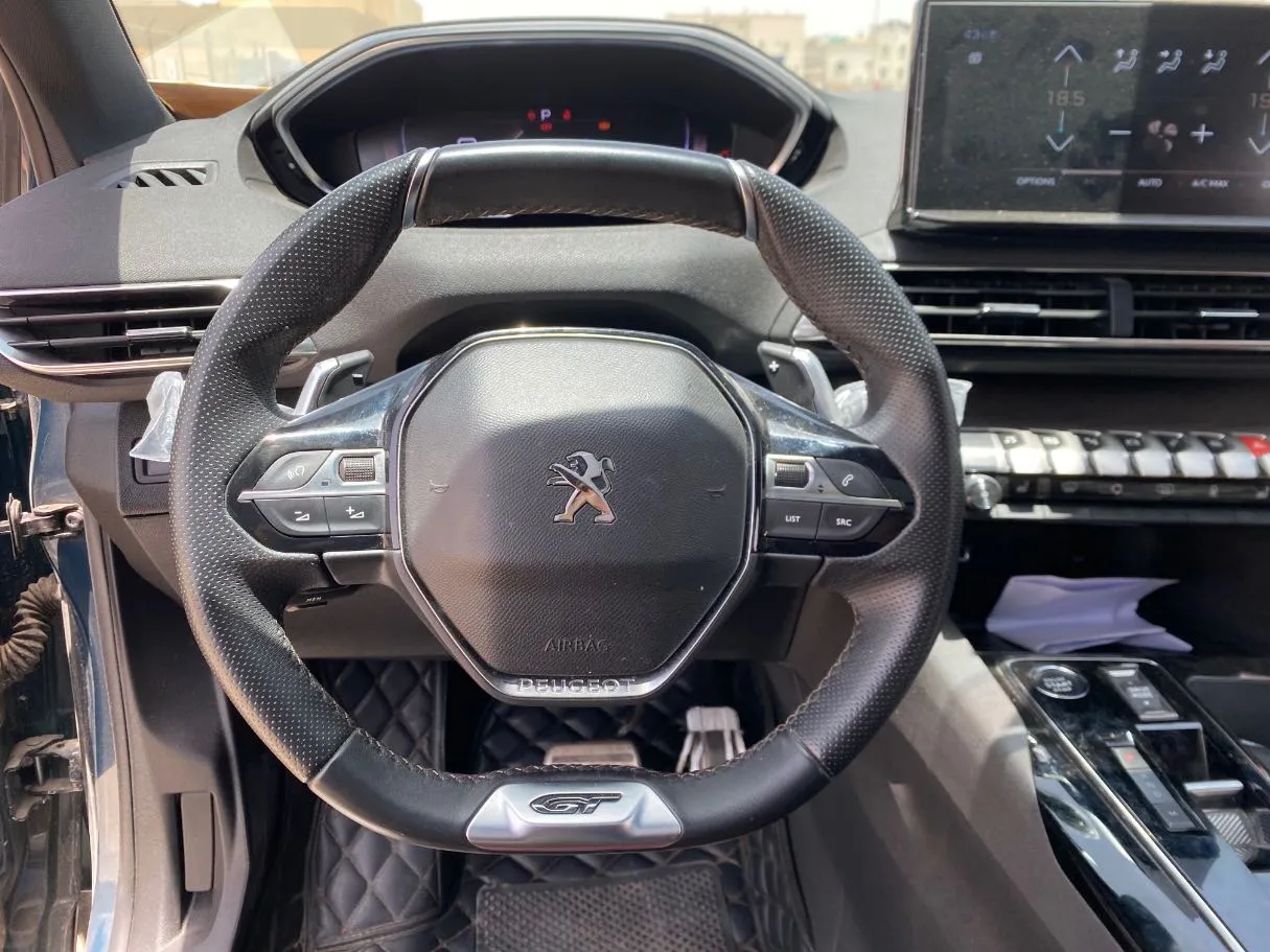 Car image 19