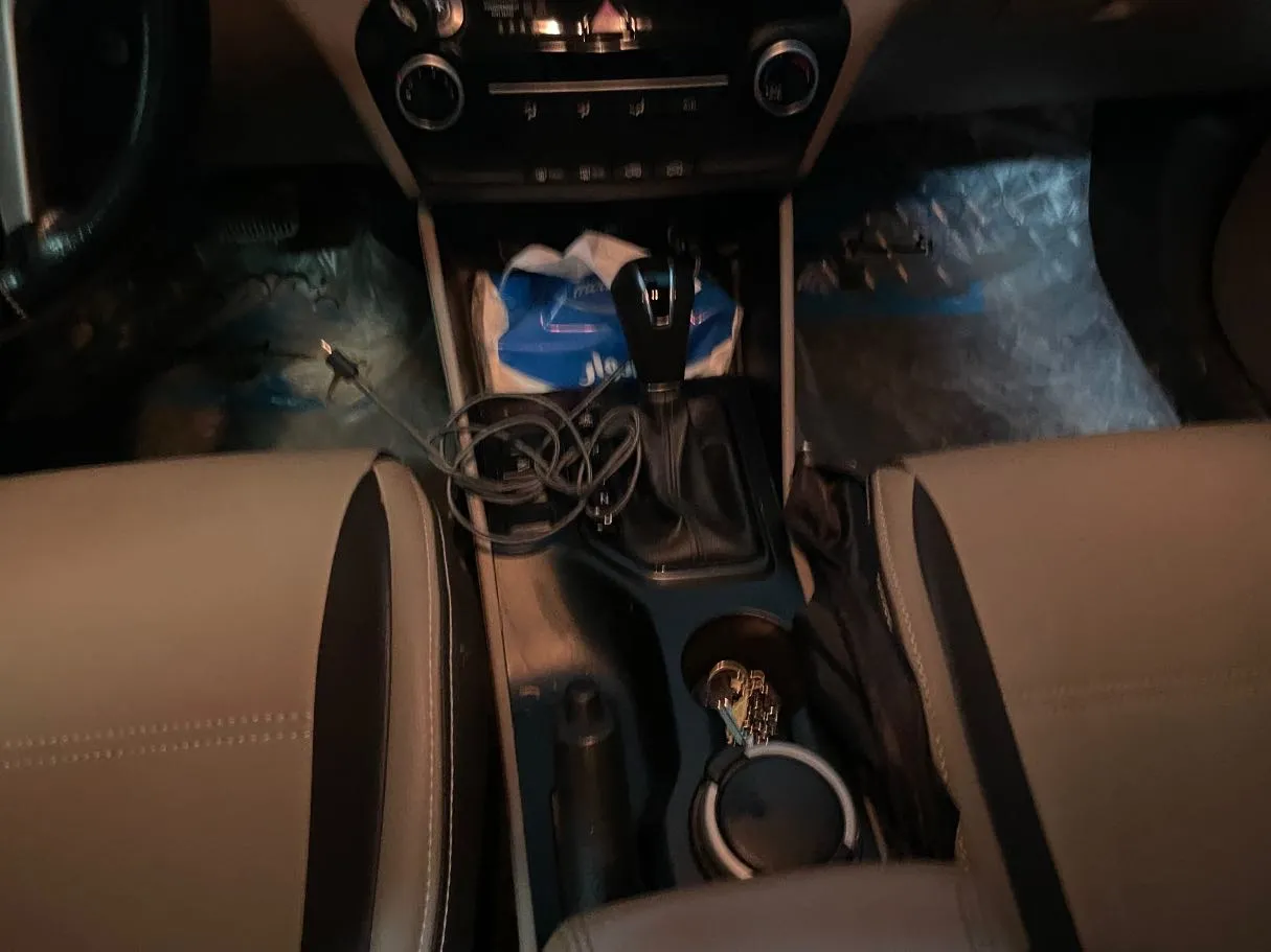 Car image 18