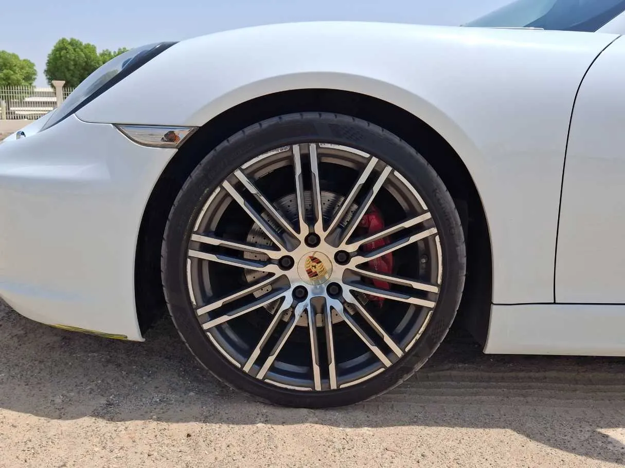 Car image 9