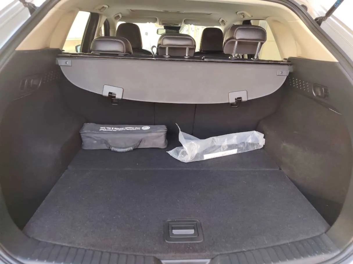 Car image 27