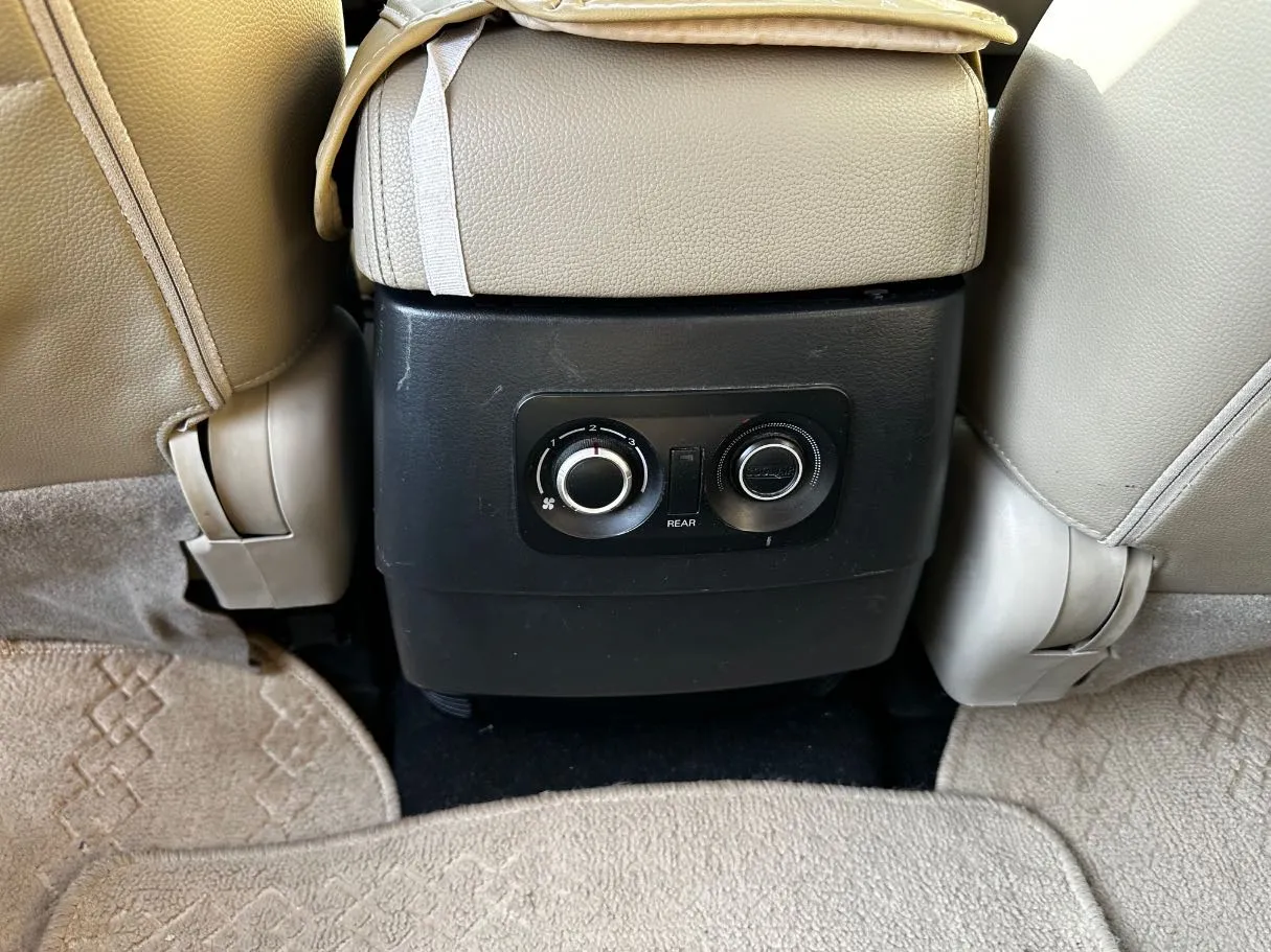 Car image 24