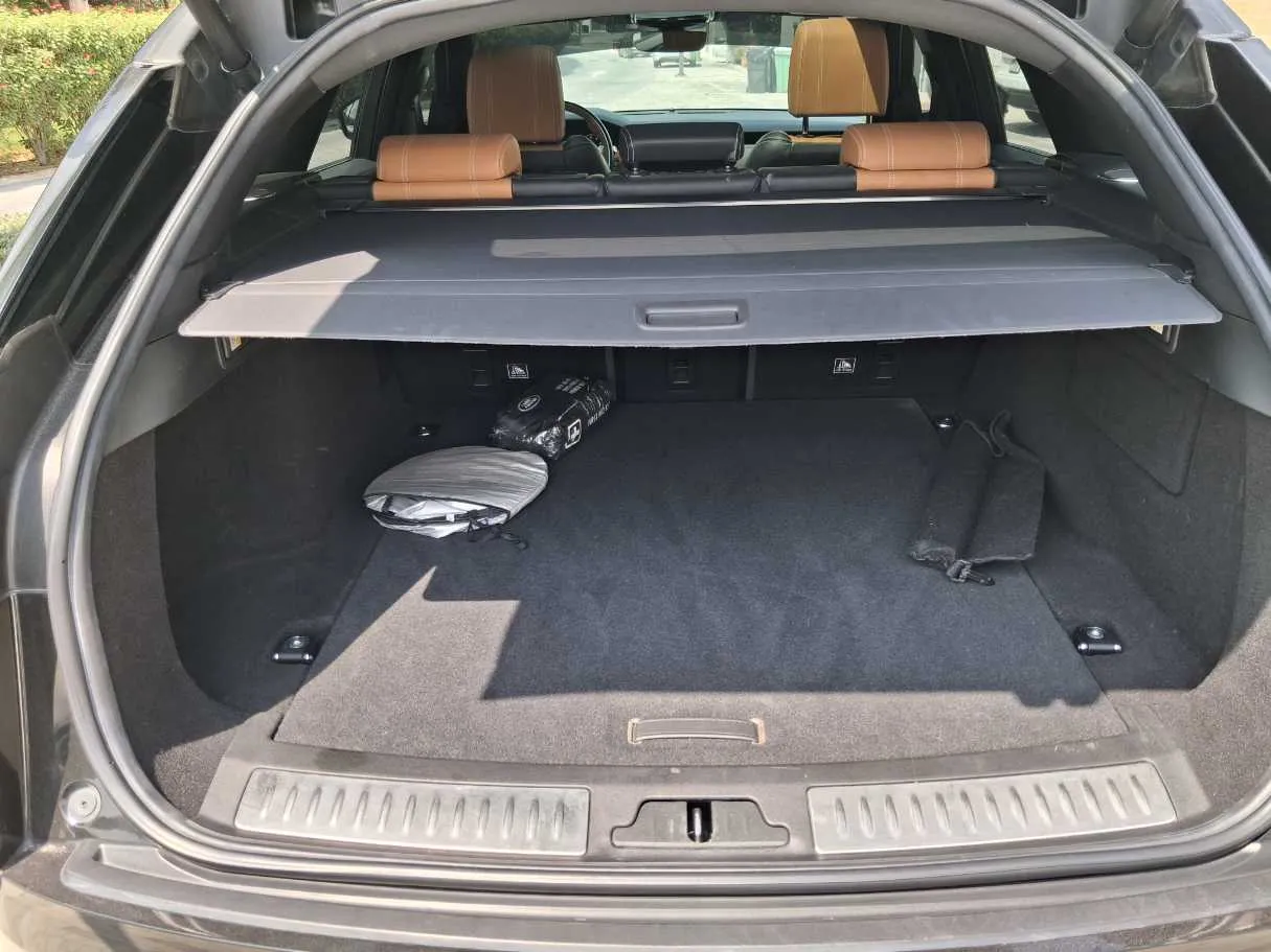 Car image 21