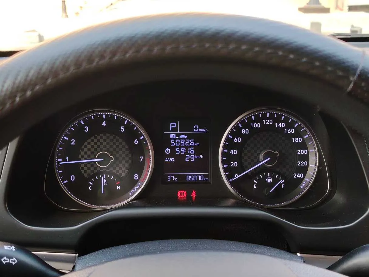 Car image 21