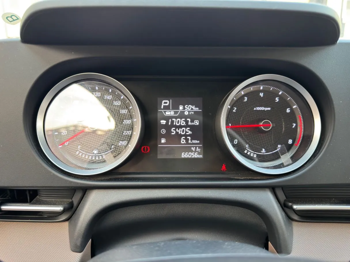 Car image 19