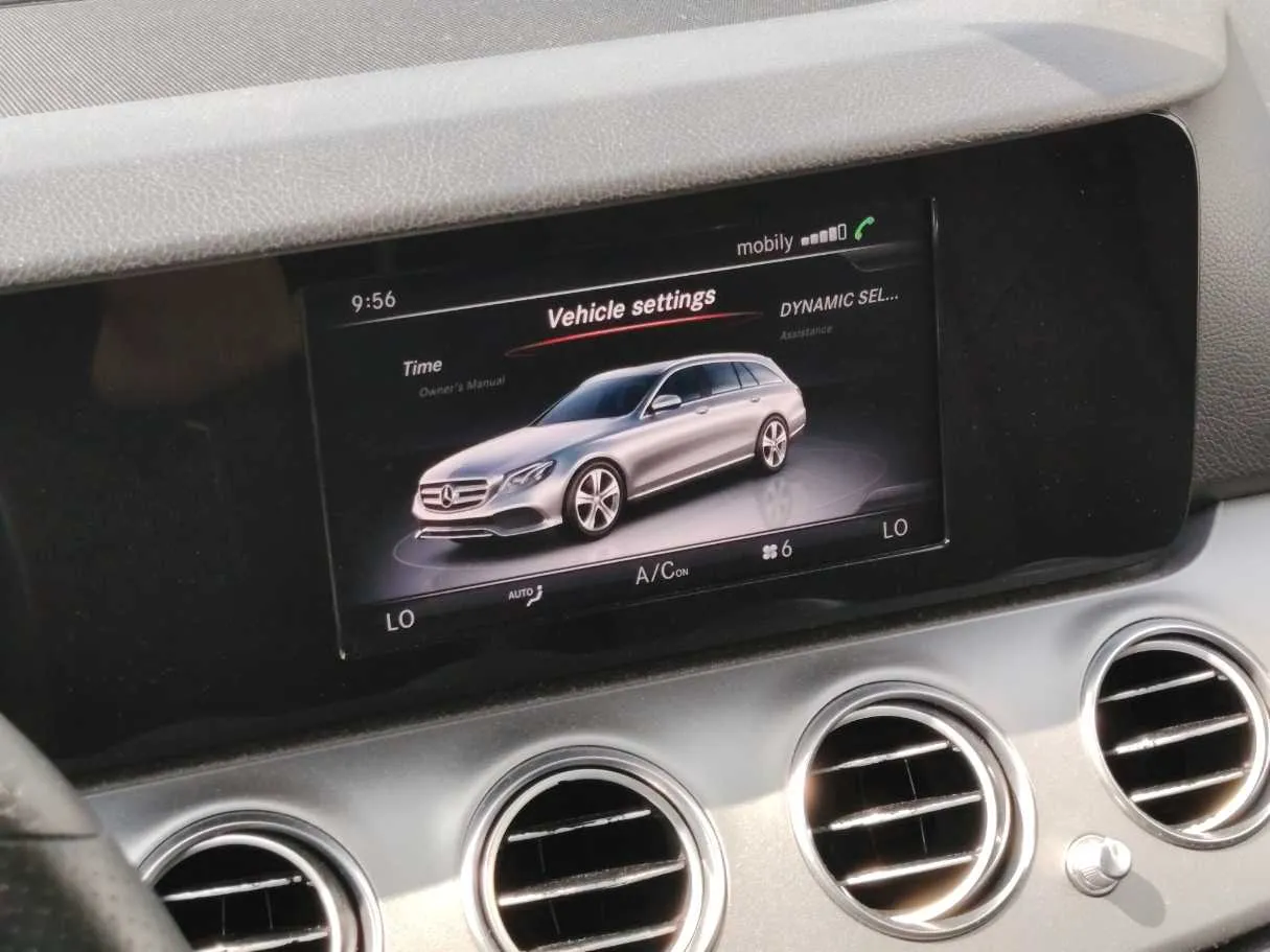 Car image 27