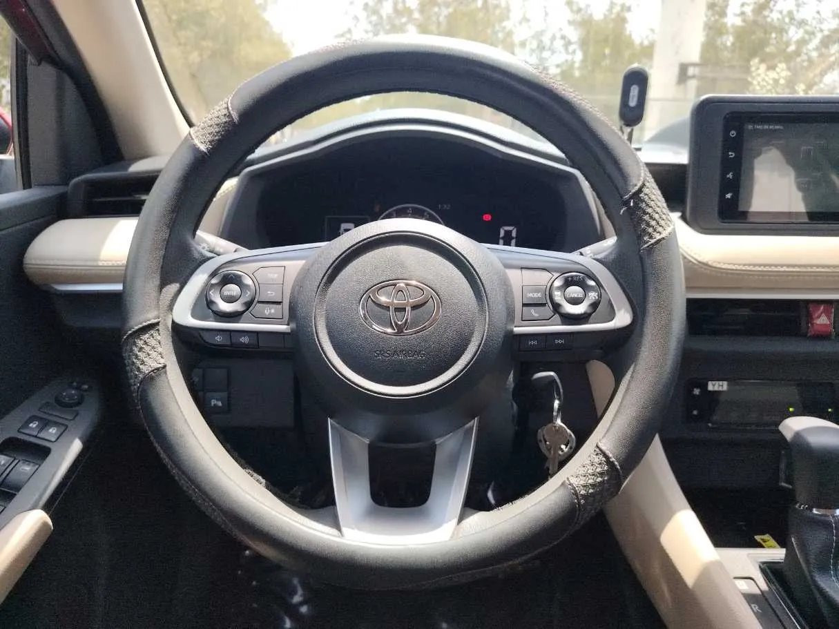 Car image 20