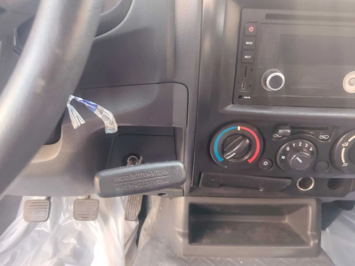 Car image 26