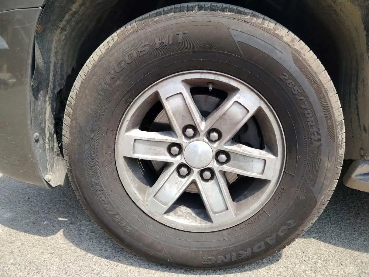 Car image 10