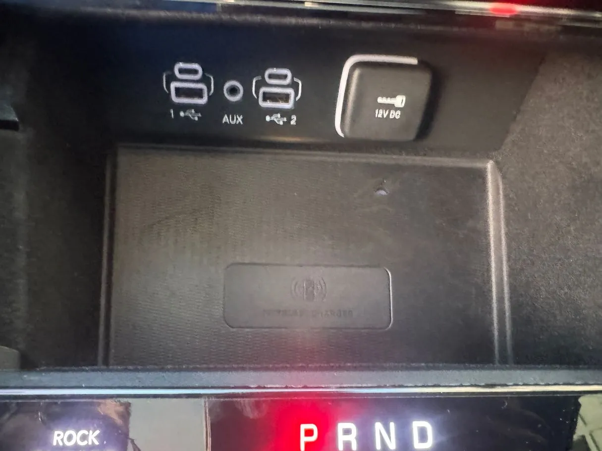 Car image 18