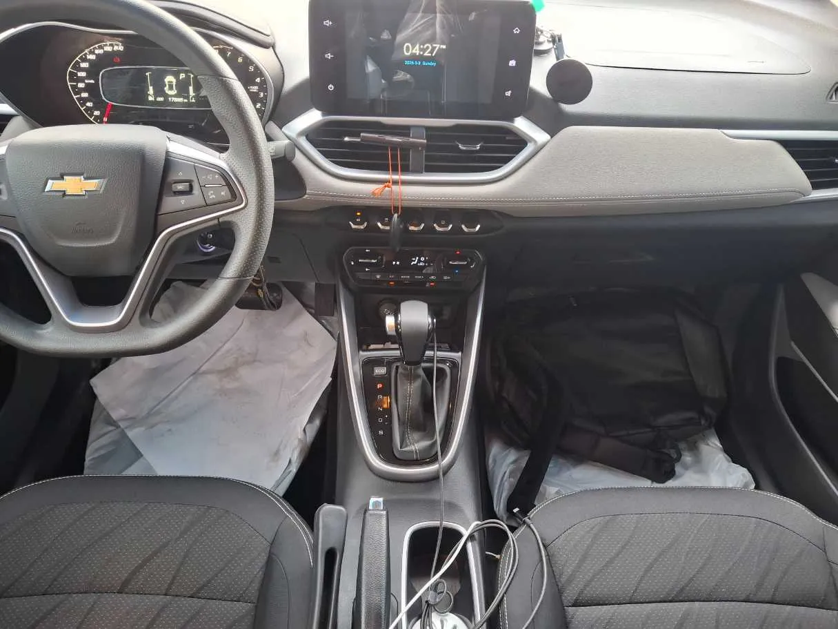Car image 14