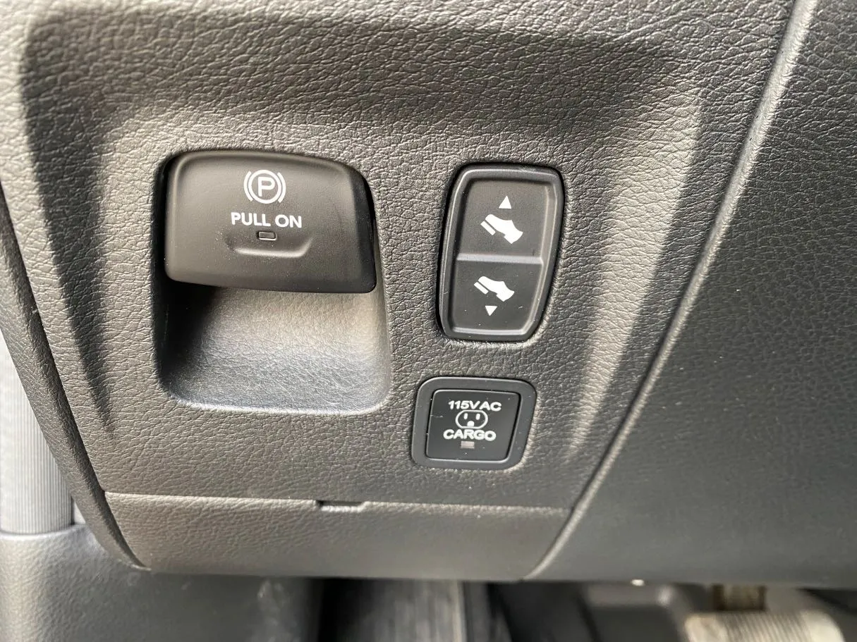 Car image 29