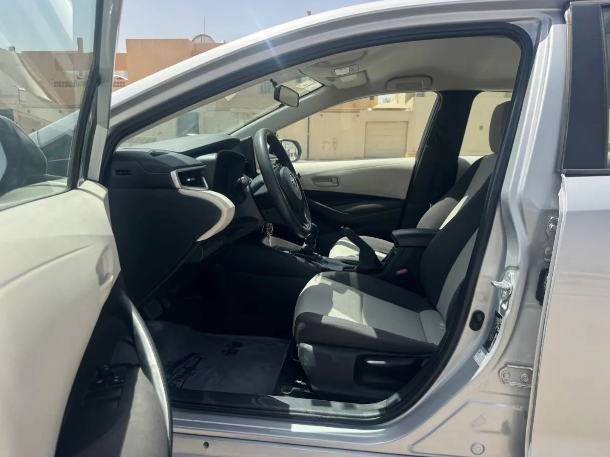 Car image 11