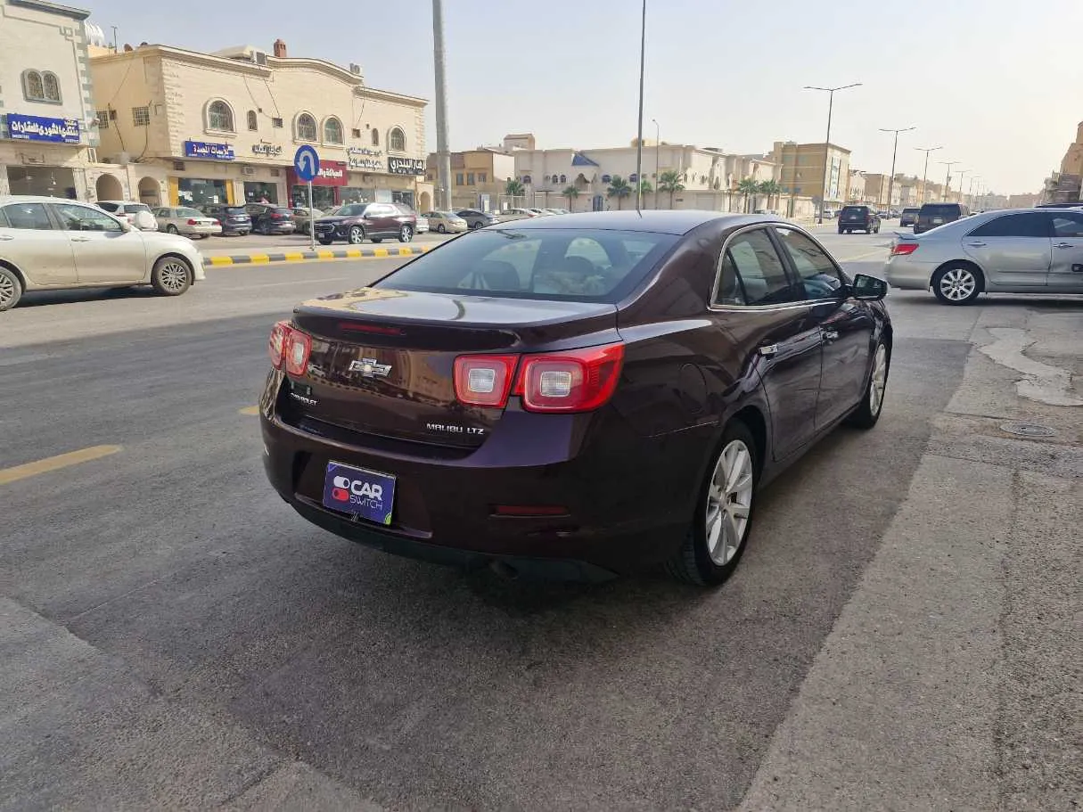 Car image 5