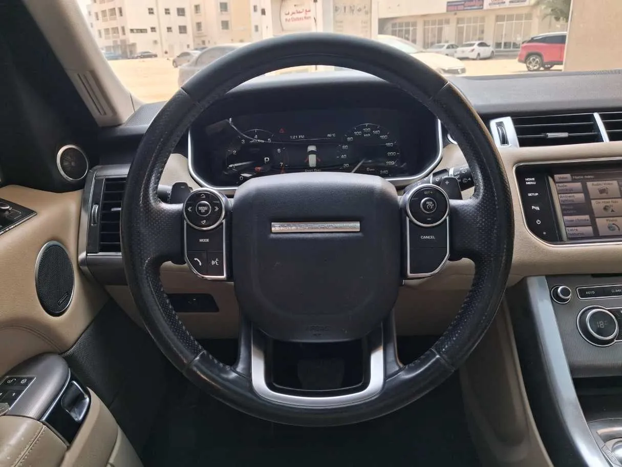 Car image 17