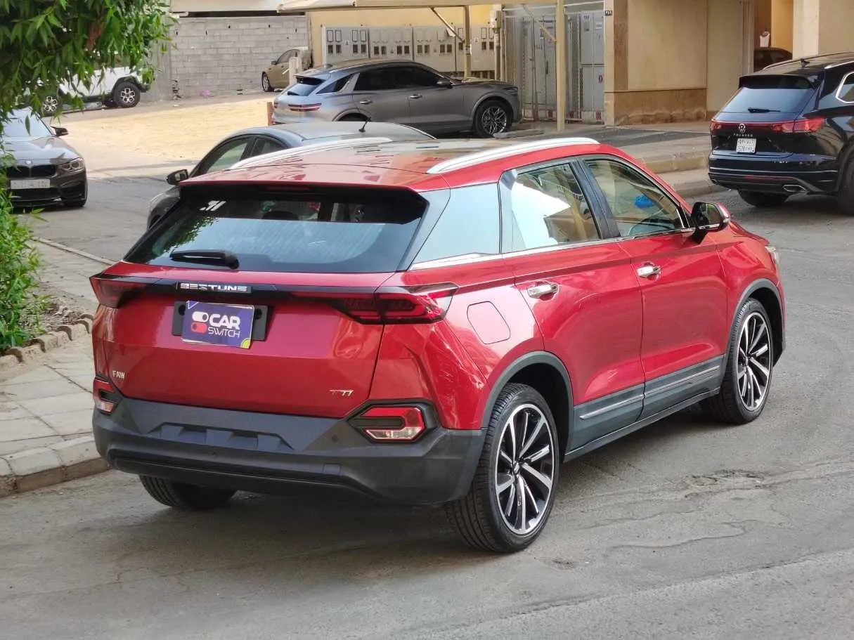 Car image 5