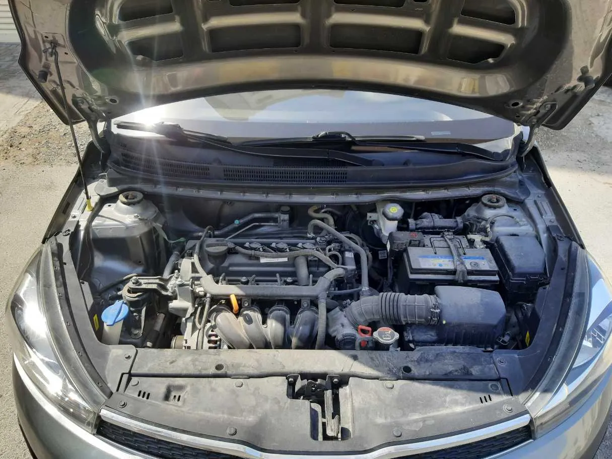 Car image 16