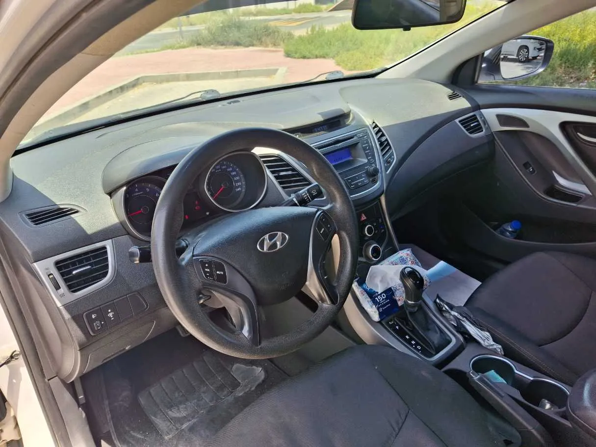 Car image 11