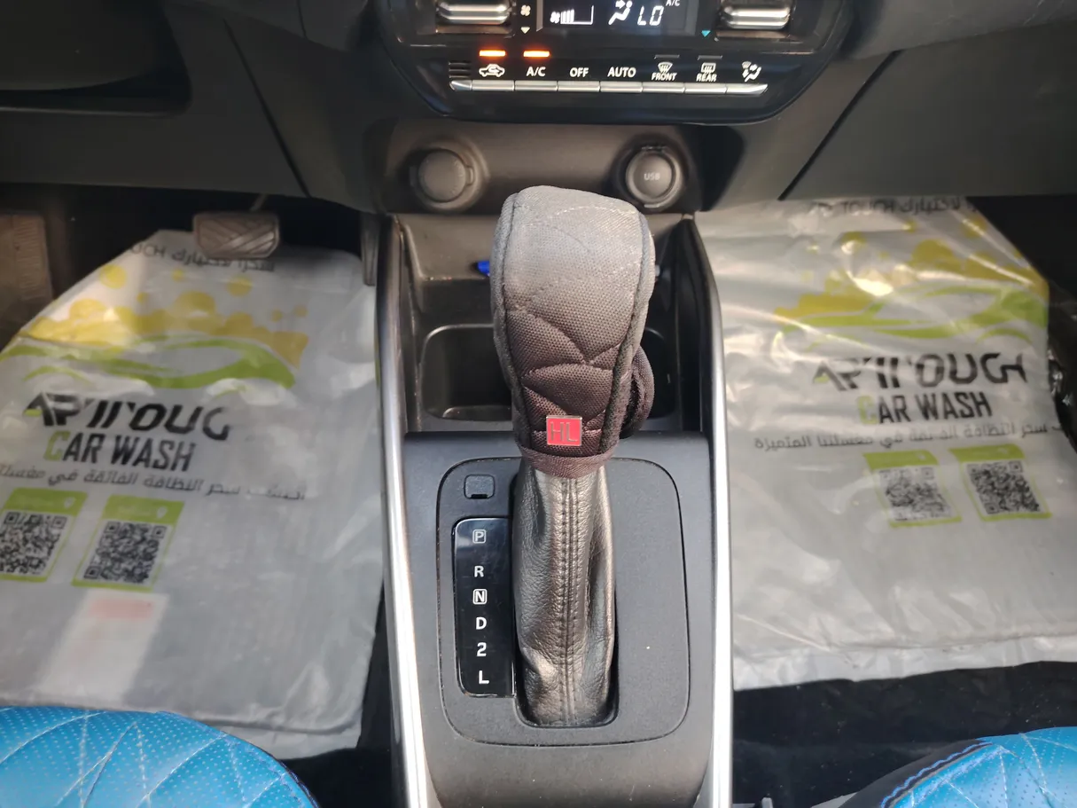 Car image 19