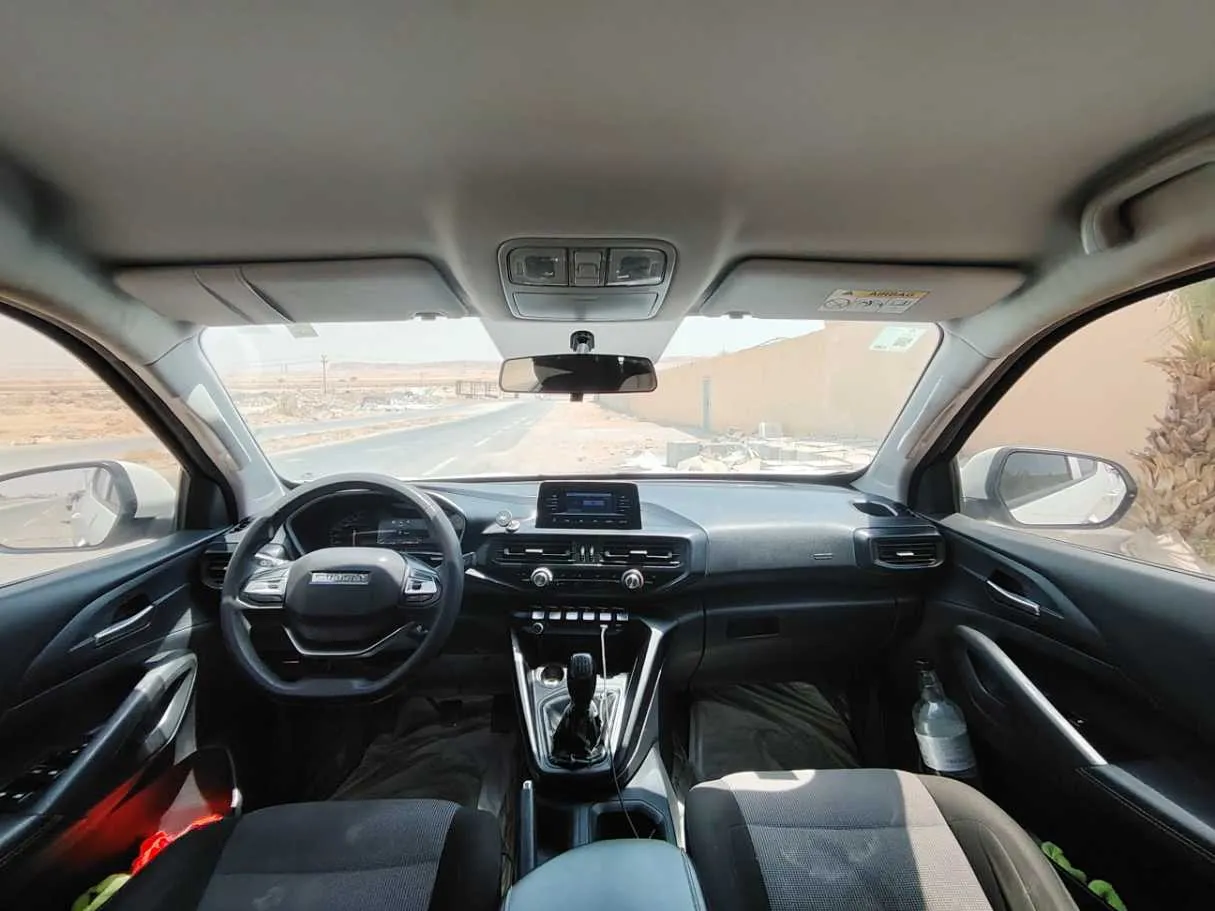 Car image 17