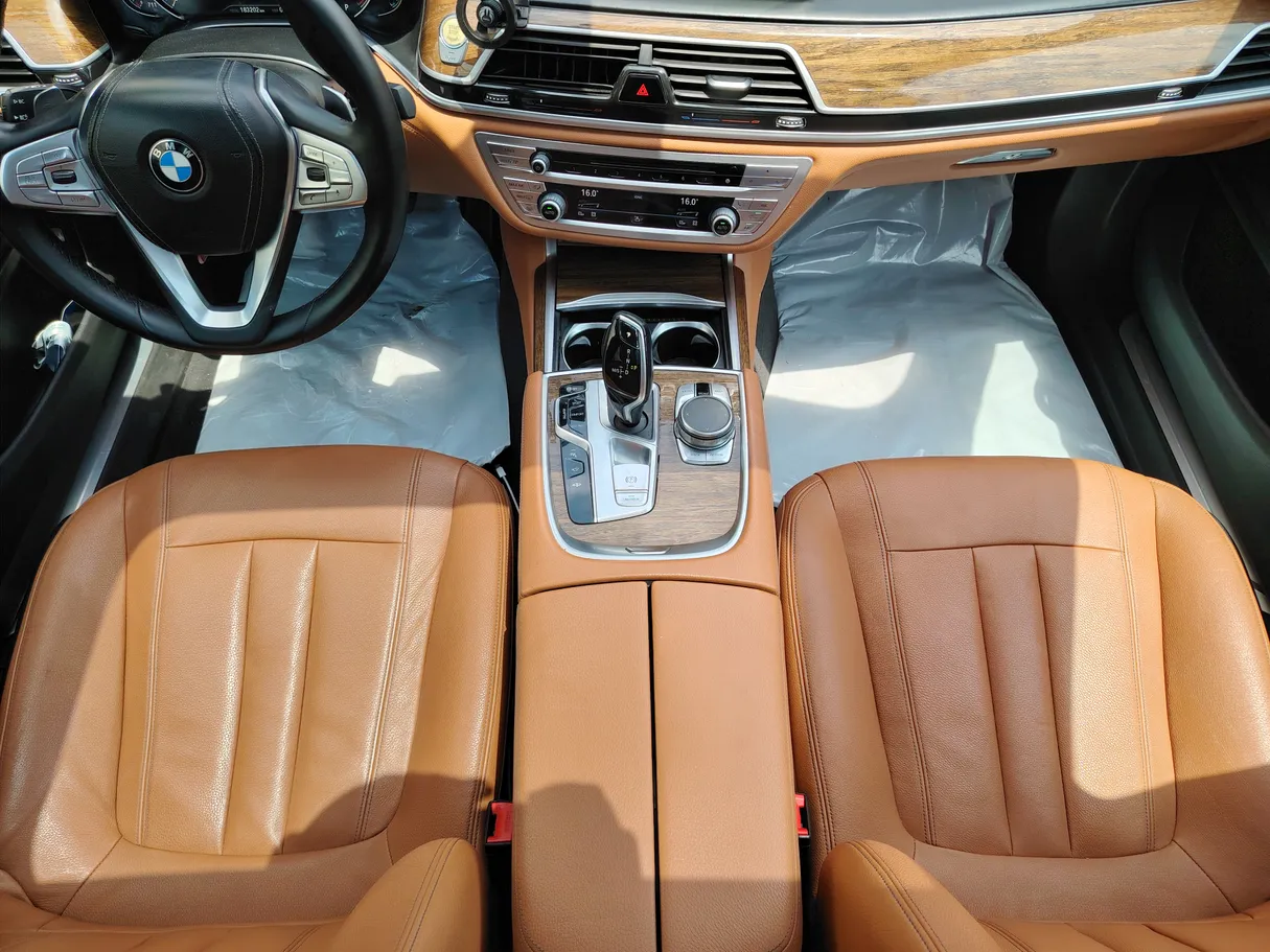 Car image 20