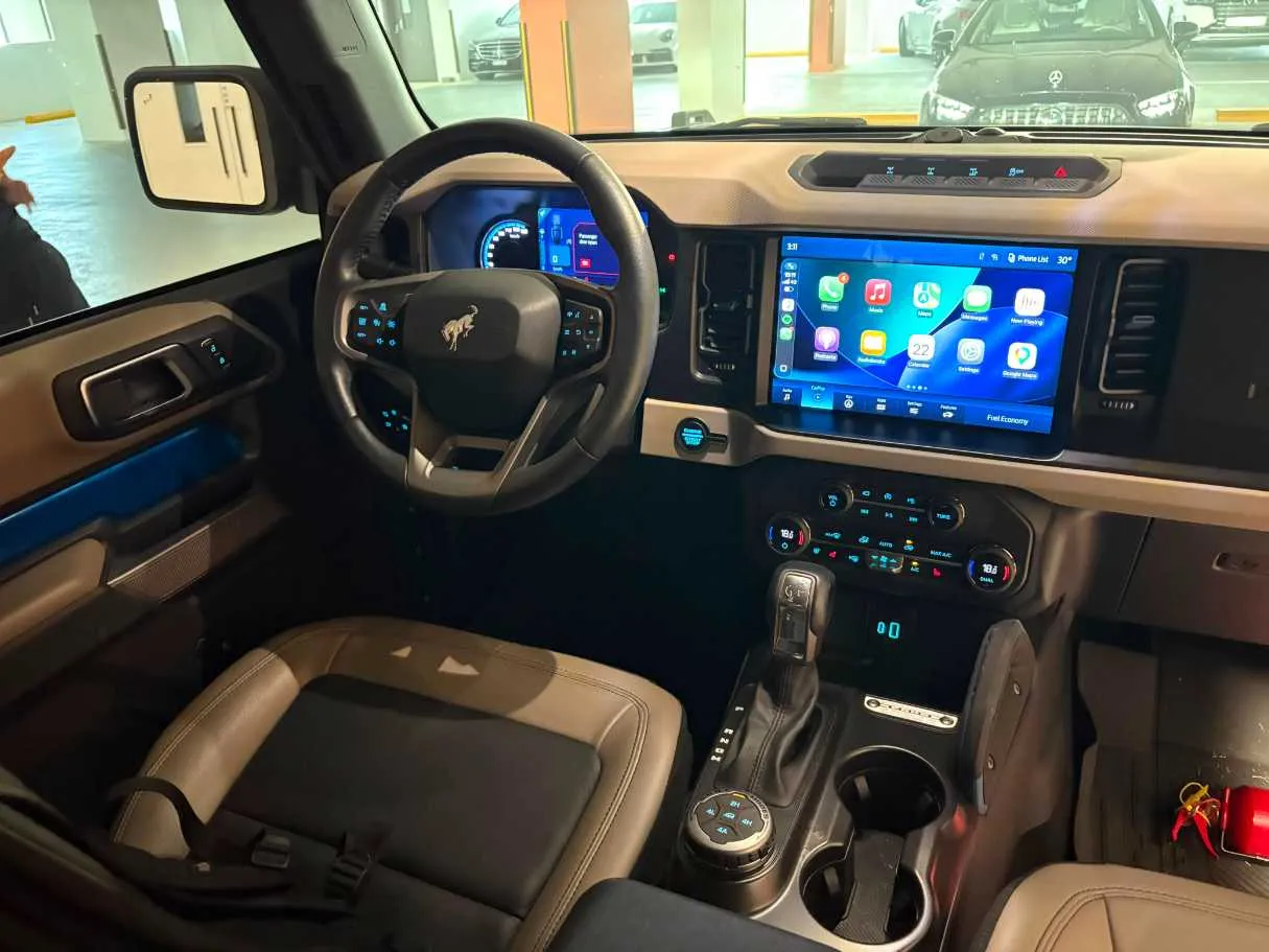 Car image 17