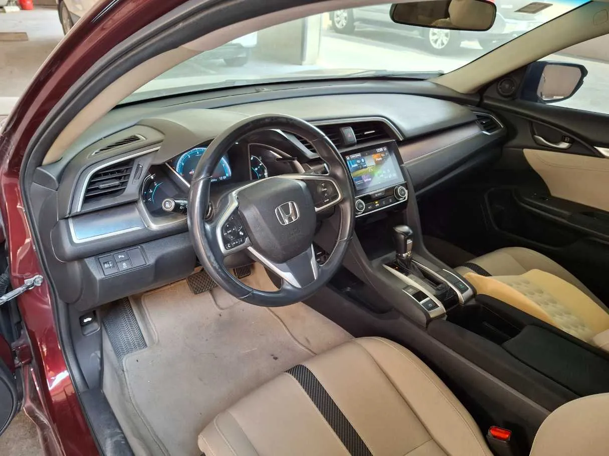 Car image 11