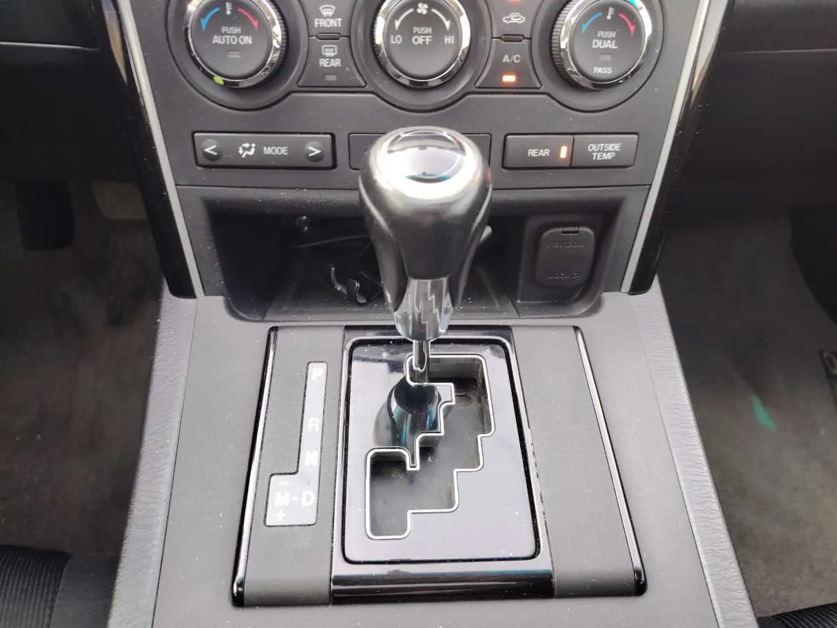 Car image 19
