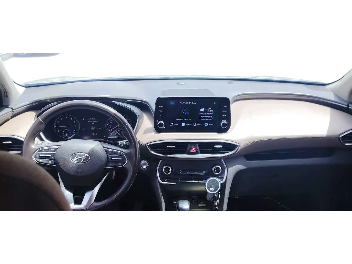 Car image 18