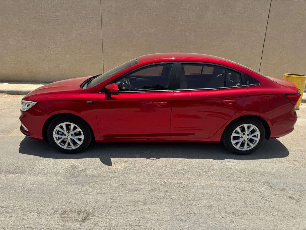 Car image 8