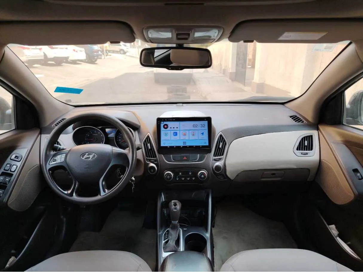 Car image 17