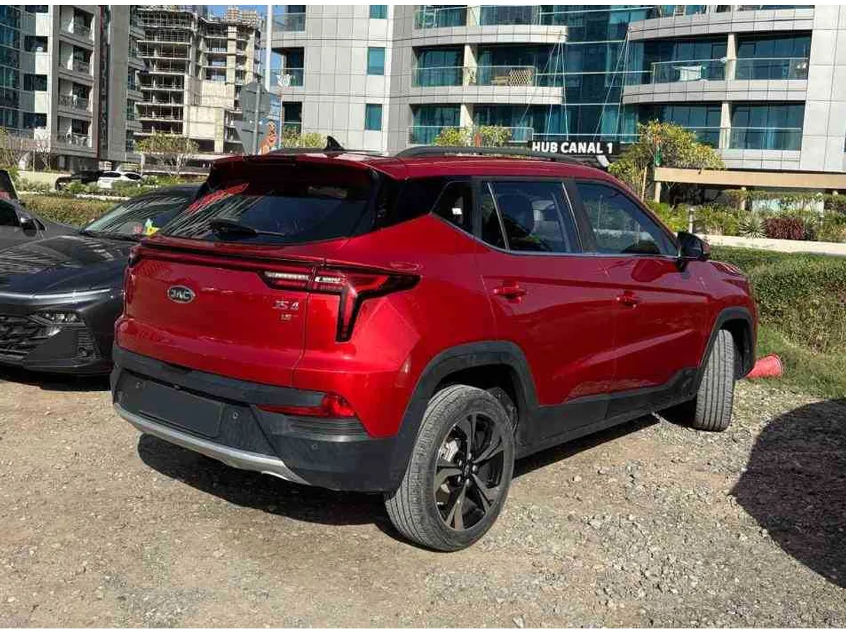 Car image 5