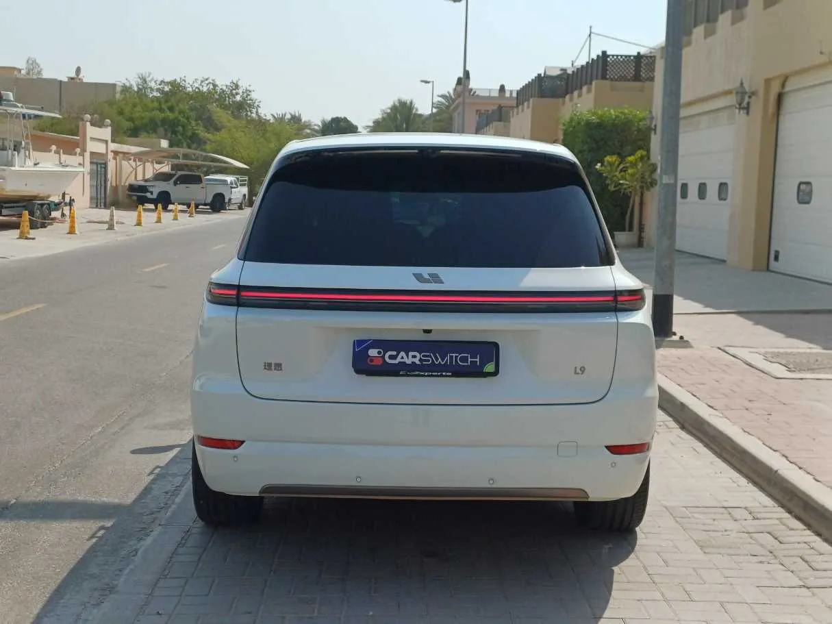 Car image 6