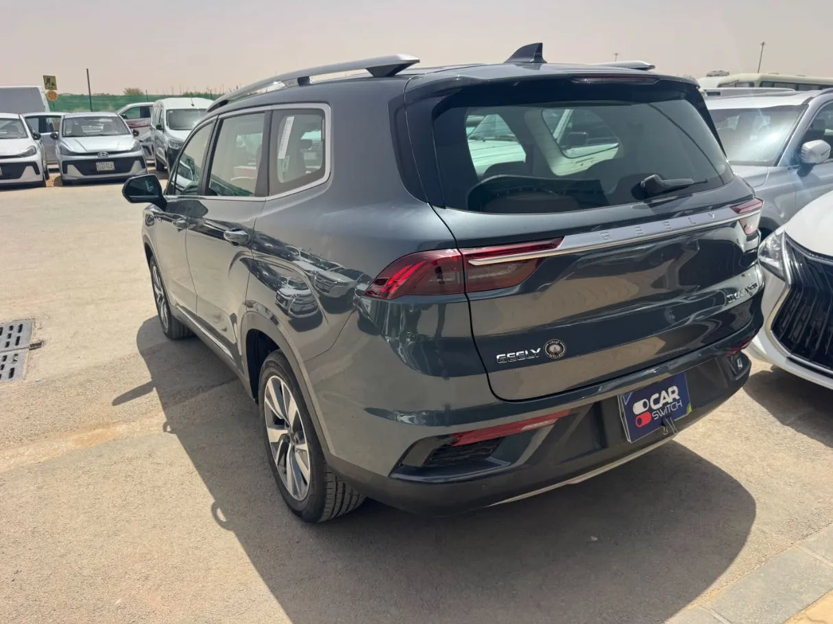 Car image 6