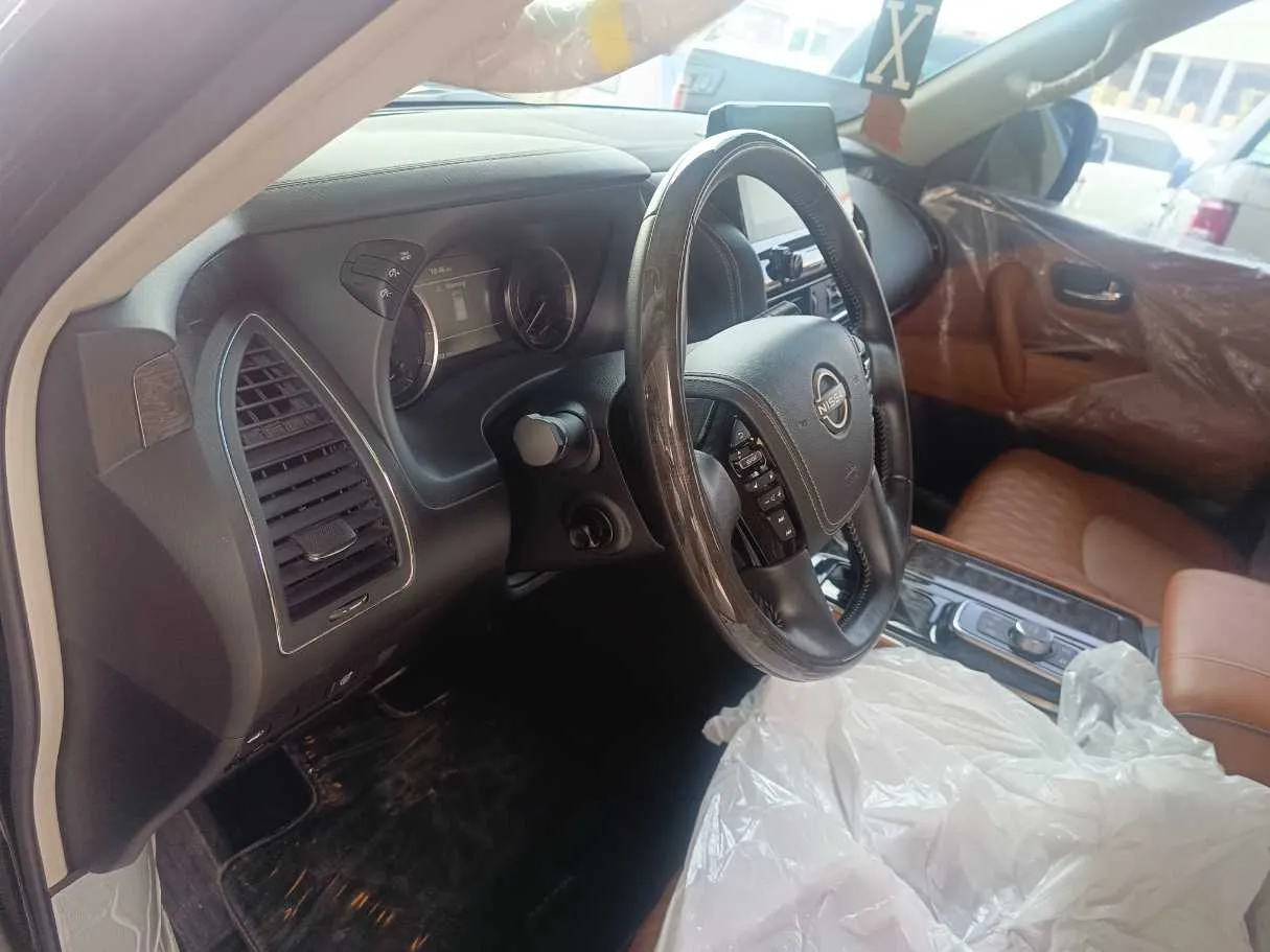Car image 13