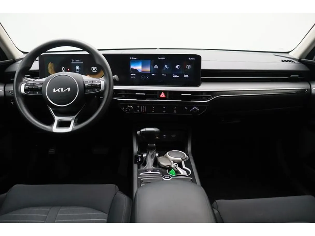 Car image 14