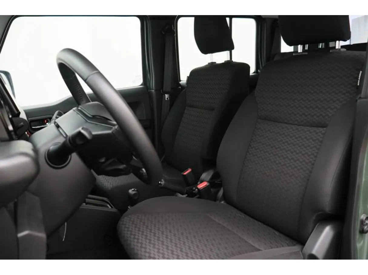 Car image 8