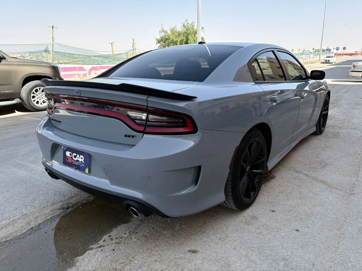 Car image 5
