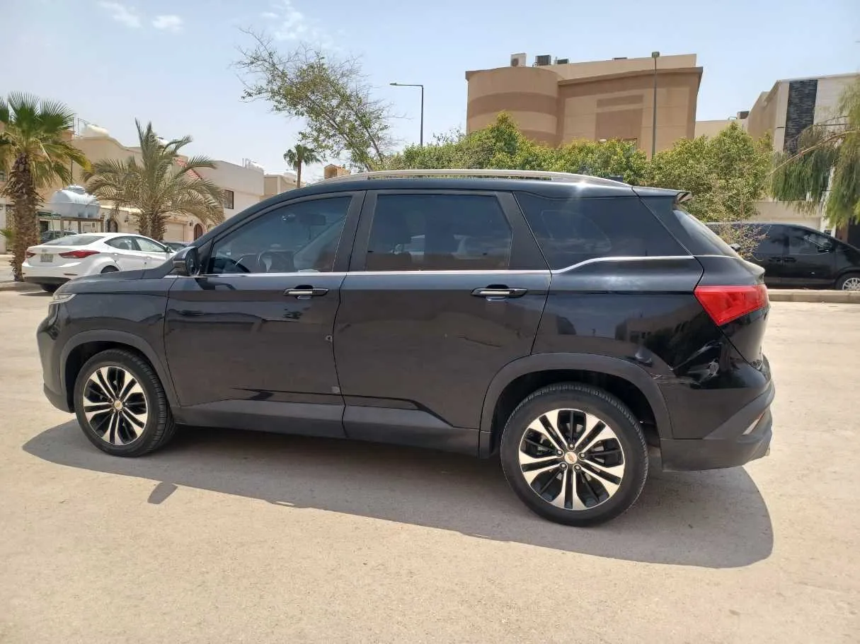 Car image 8