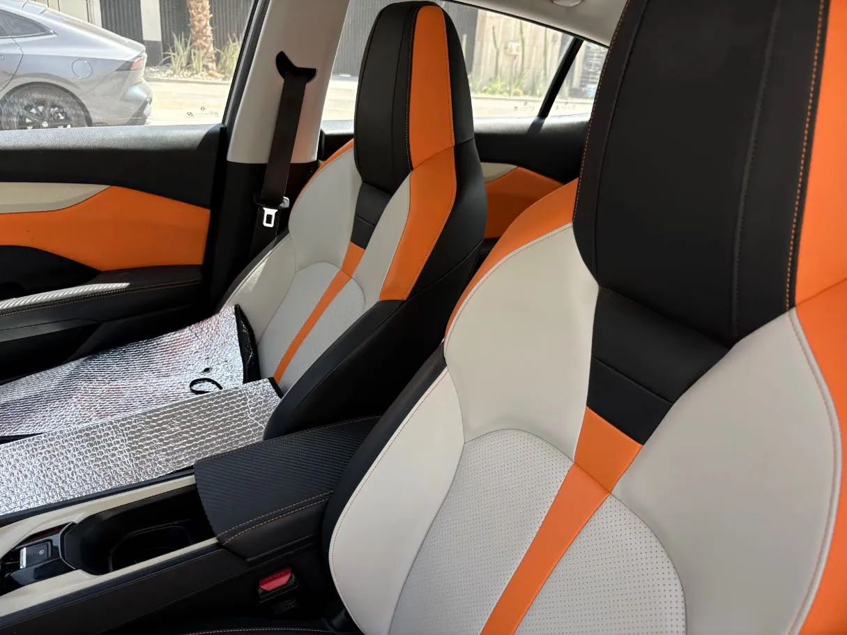 Car image 13