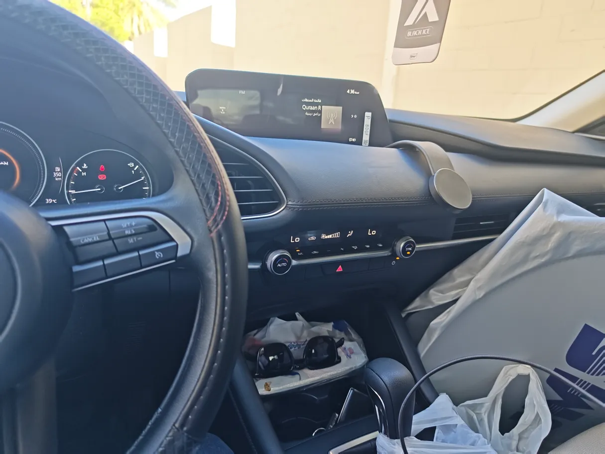 Car image 7