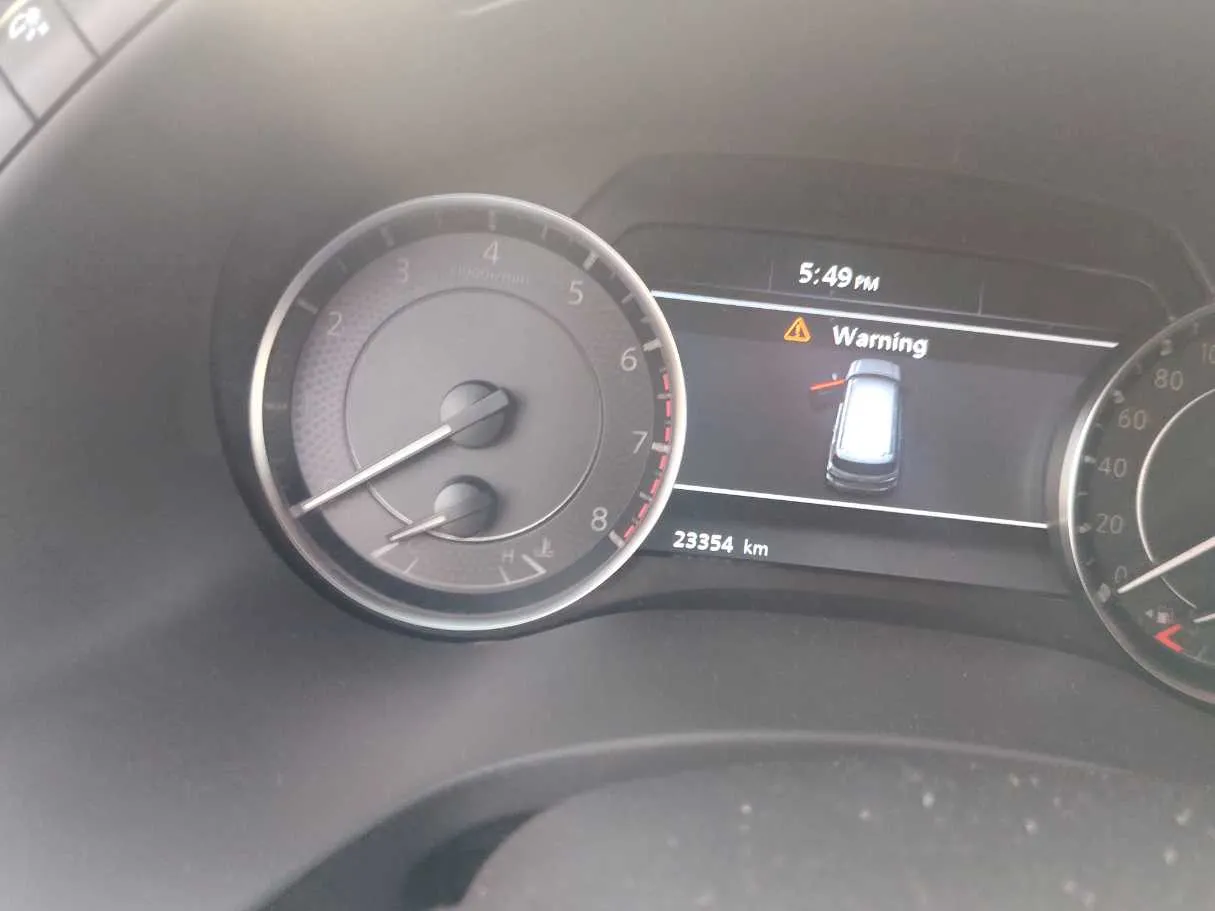 Car image 26