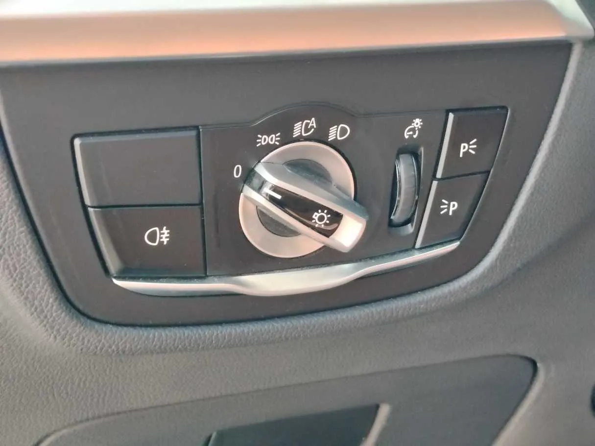 Car image 31