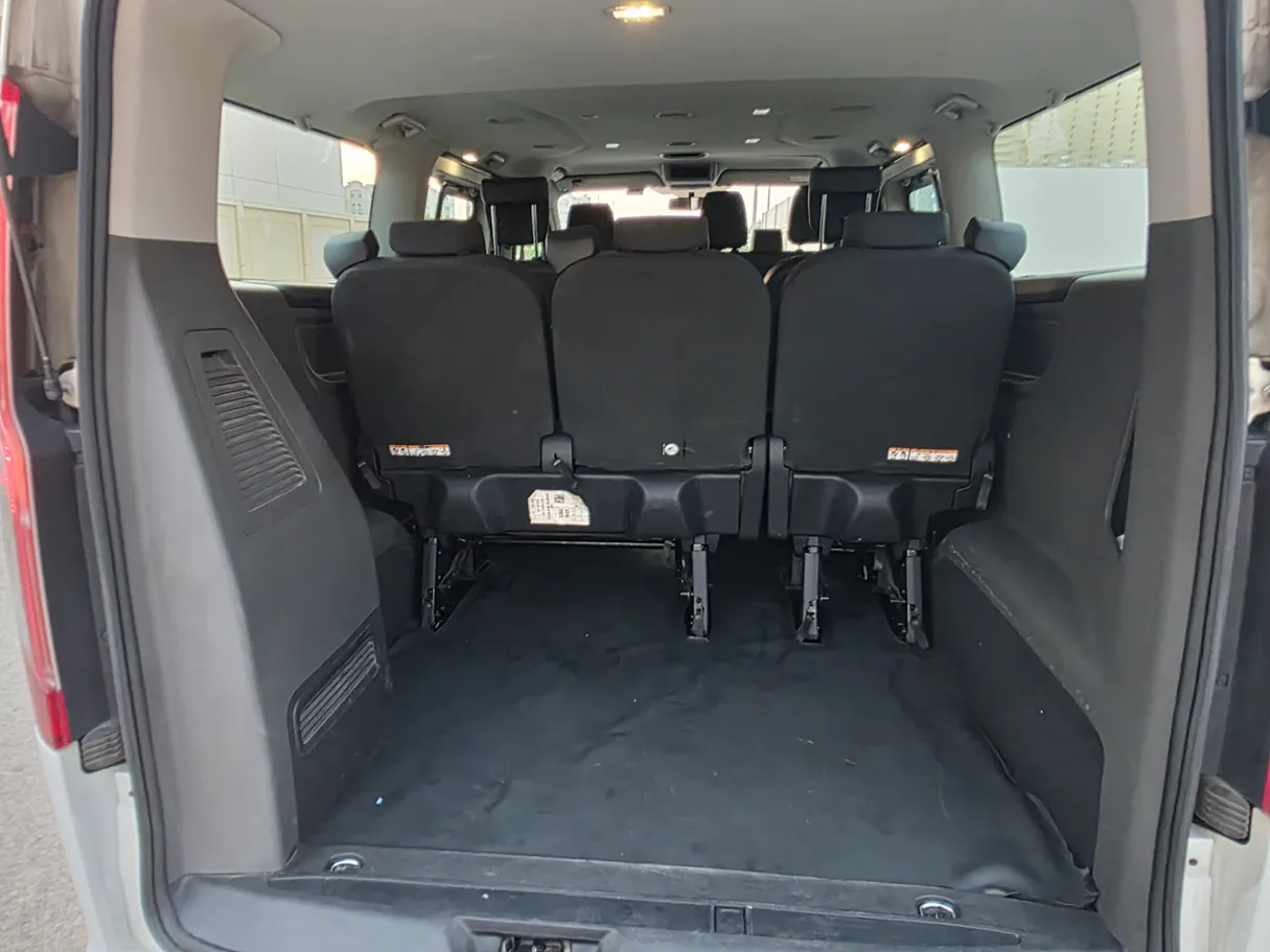 Car image 10