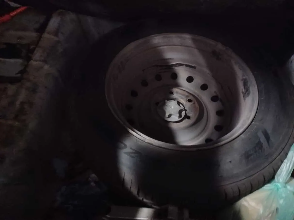 Car image 17