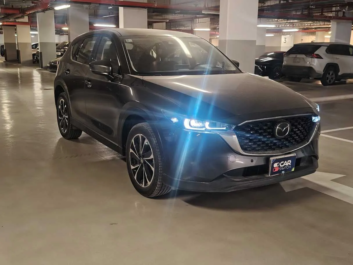 Car image 3