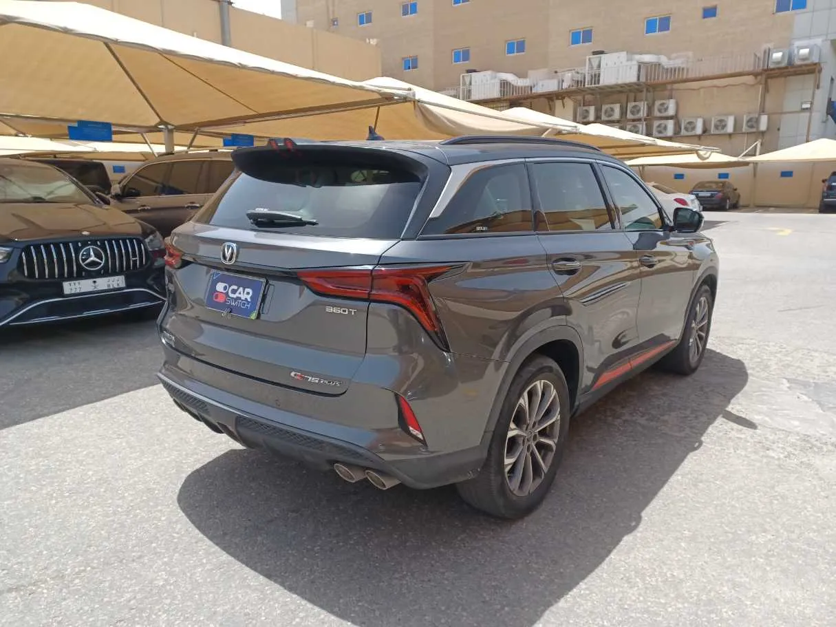 Car image 5