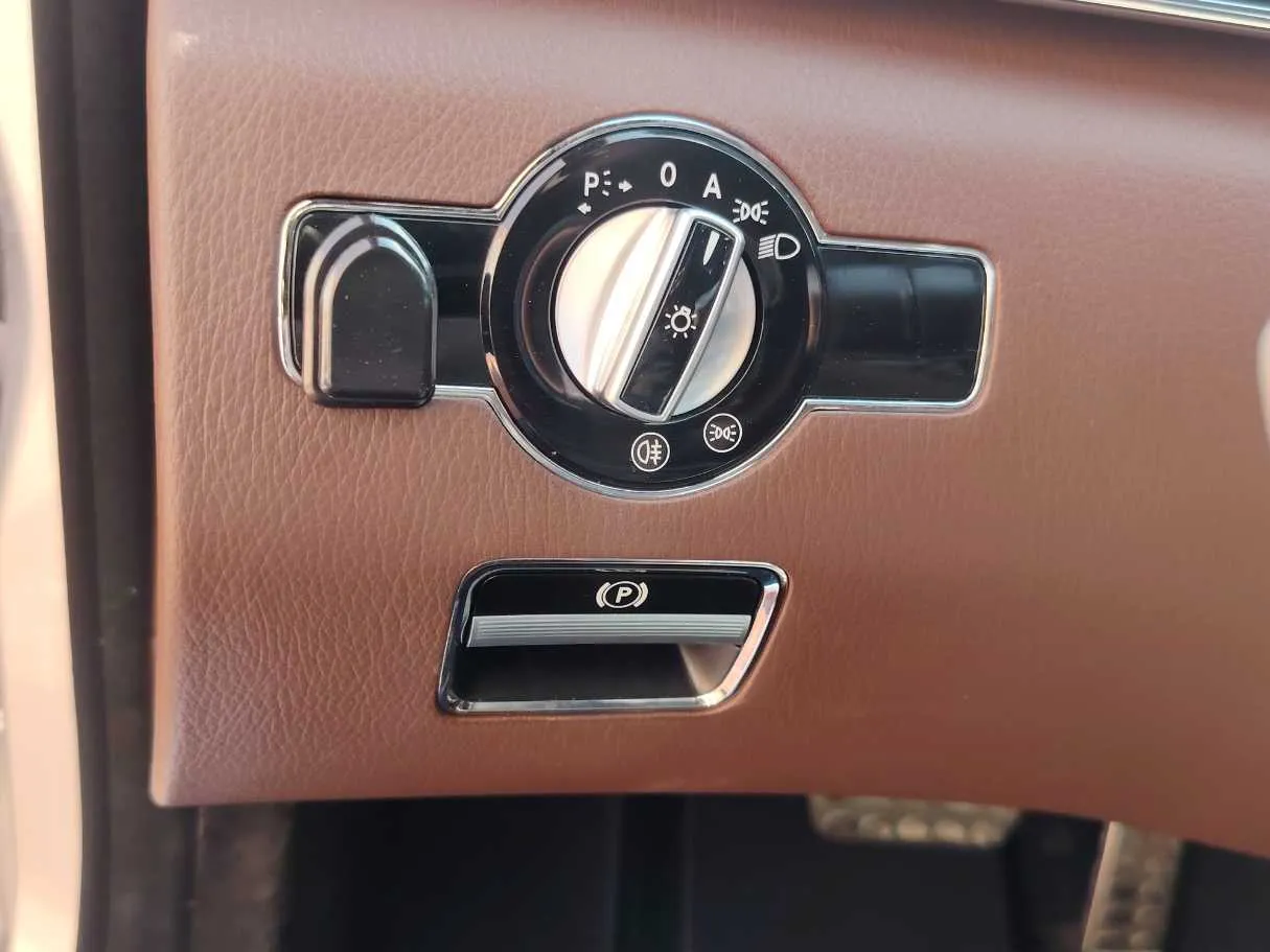 Car image 33