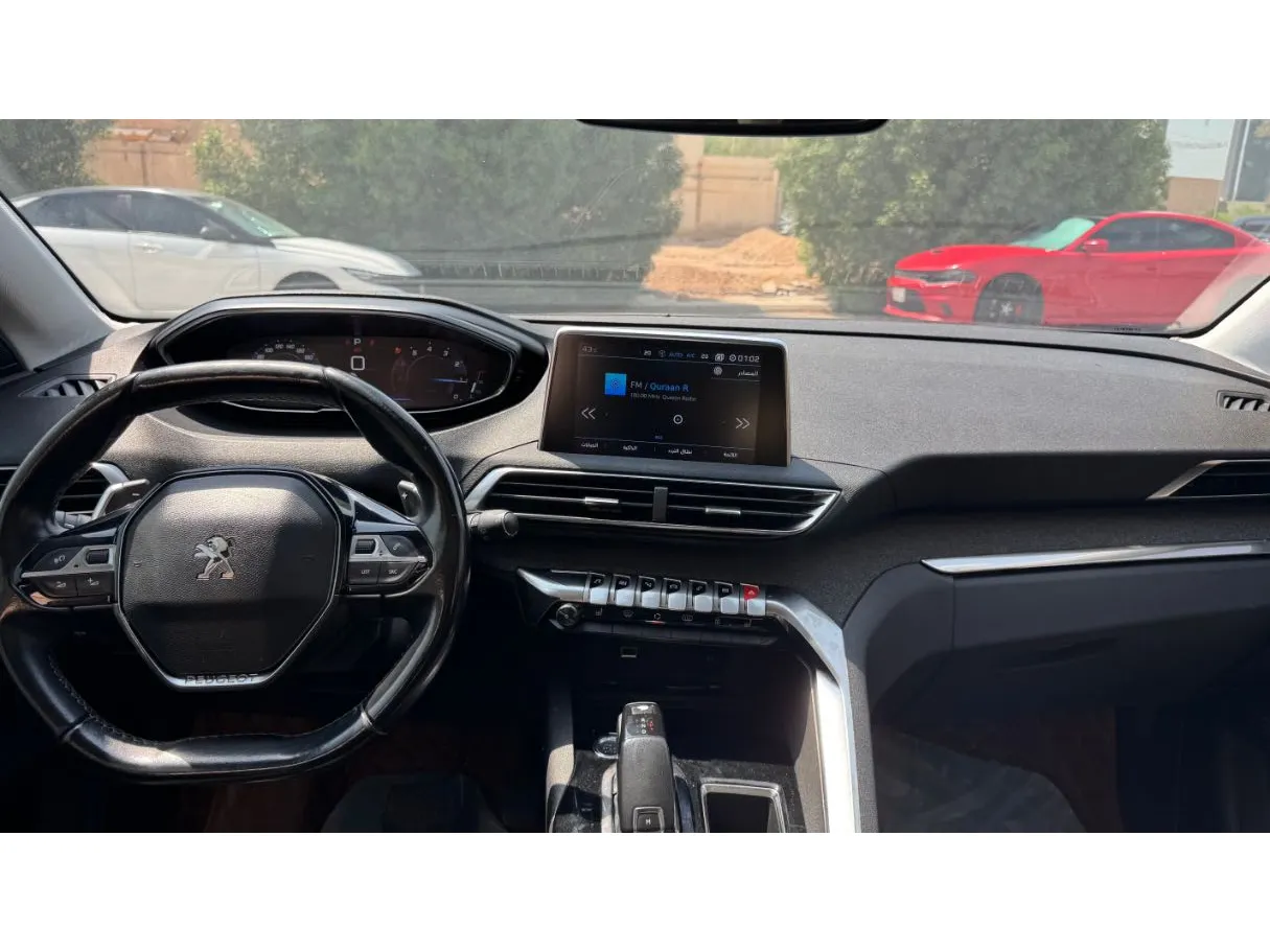 Car image 15